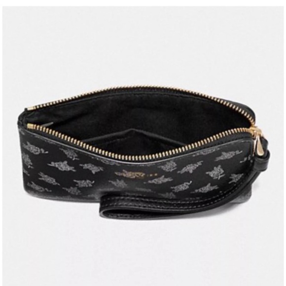 ⛔️SOLD⛔️Authentic Coach leather flowers wristlet - Picture 4 of 5